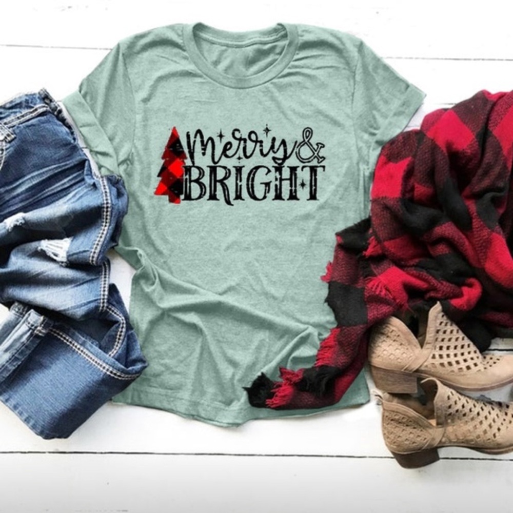 ✨🎄Merry & Bright Tee🎄✨